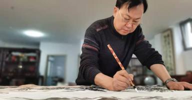 王建华：纵情笔墨山水间 风格别具意高远