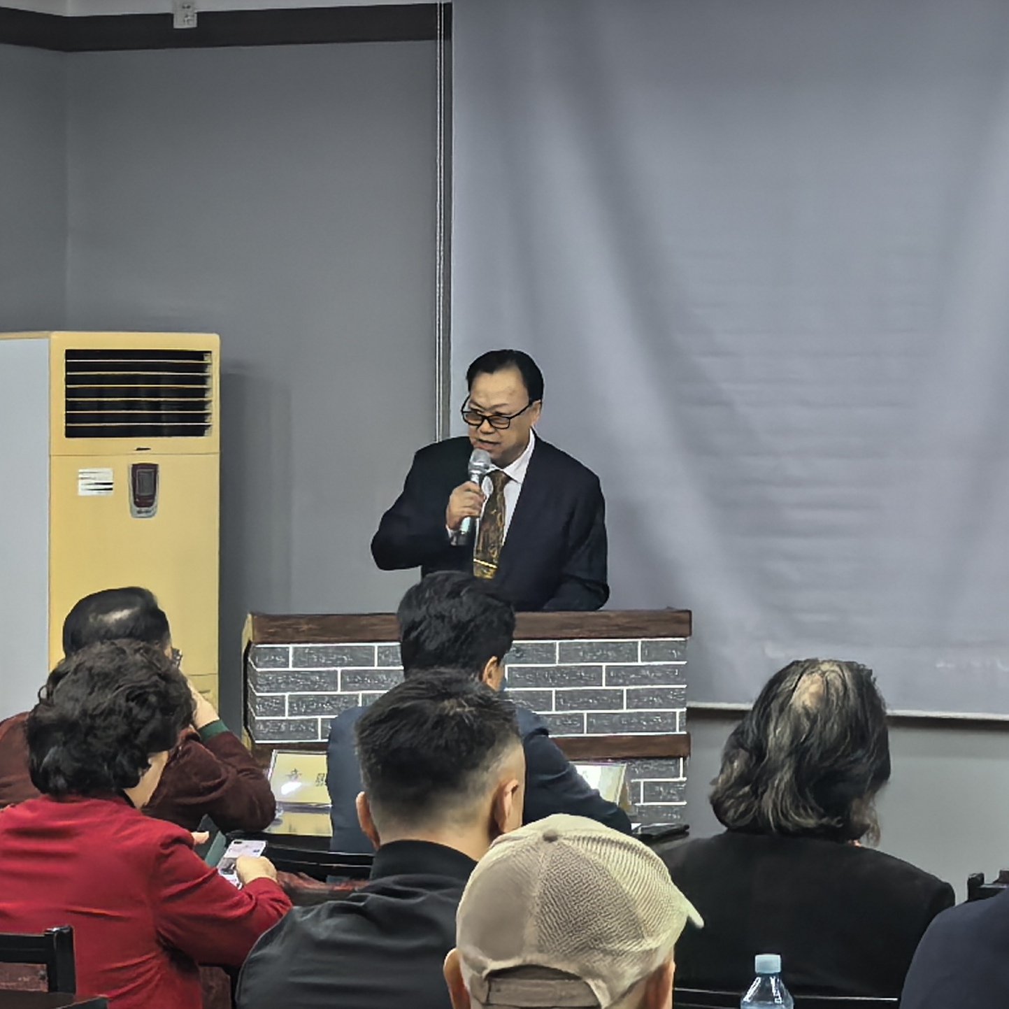 “朝鲜劳动党建立80周年暨中朝建交76周年图书、图片、美术作品中国展”在北京隆重开幕